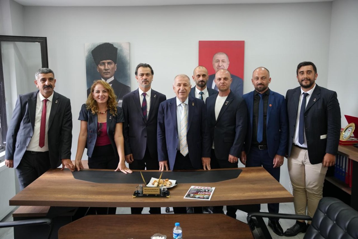 Ümit Özdağ’ dan Zafer Partisi Rize İl Başkanlığı’na Ziyaret