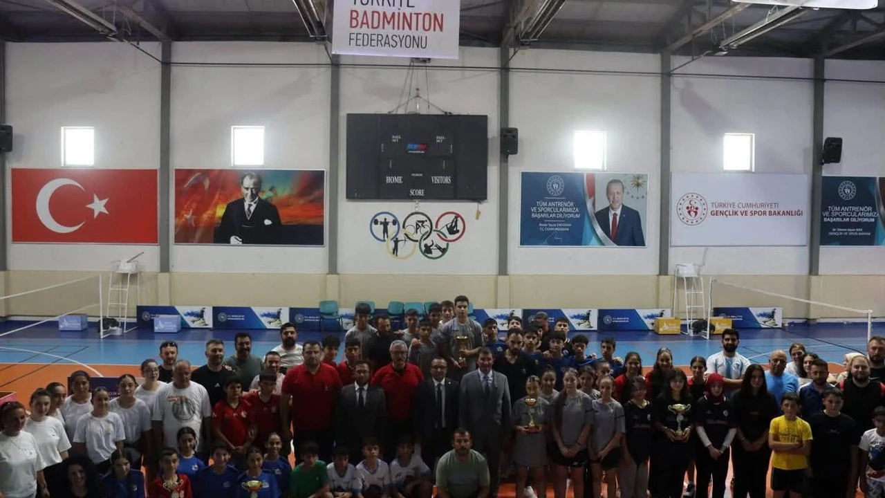 Ardanuç'ta Badminton Heyecanı