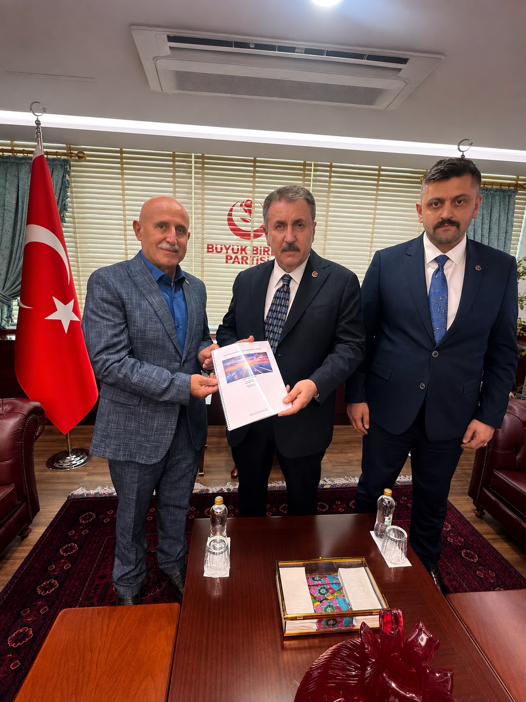 BBP MKYK Üyesi Muharrem Danışmaz: “Trabzon Avrasya Pazarı Esnafının Sorunlarını Çözmek Boynumuzun Borcudur”