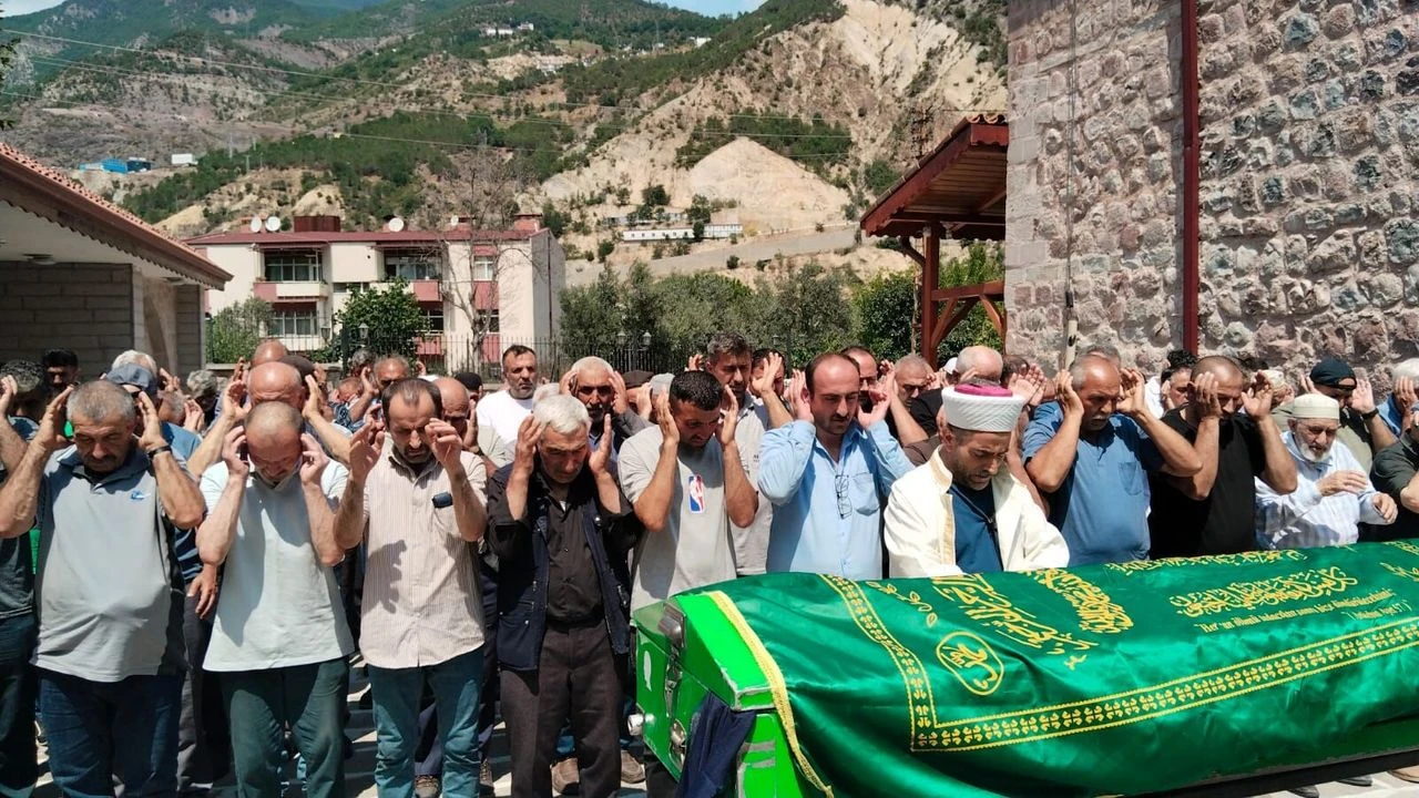 Nafize Yaşar Son Yolculuğuna Uğurlandı