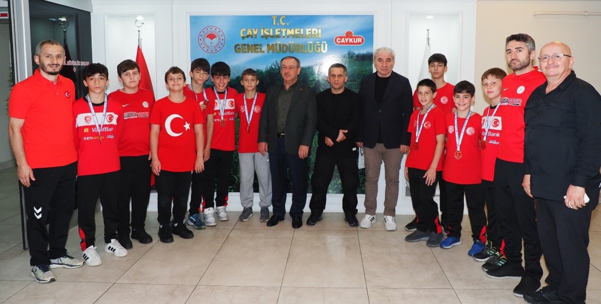 Çaykur Genel Müdür Alim; Minik Şampiyon Güreşçilerini Misafir Etti