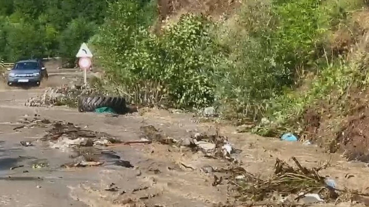 Şavşat’ta Şiddetli Yağış Taşkınlara Neden Oldu
