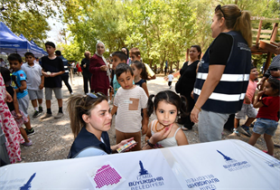 İzmir Bayraklı Karagöl’de sosyal dayanışma pikniği