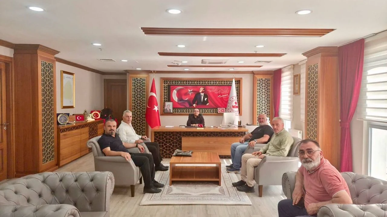 Ardanuçspor’dan Kaymakam Yücel’e Ziyaret