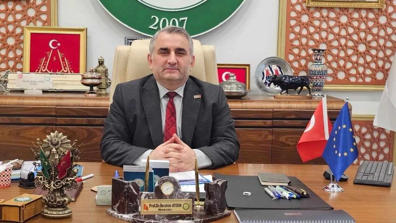 Rektör Aydın: “Eğitim Sistemi Toplumun İhtiyaç Duyduğu İnsan Profilini Yetiştirmeli”