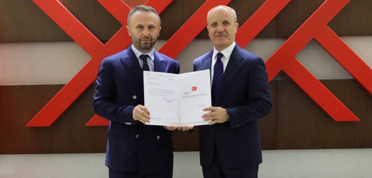 RTEÜ Rektörlüğüne Yeniden Atanan Prof. Dr. Yusuf Yılmaz Mazbatasını Teslim Aldı
