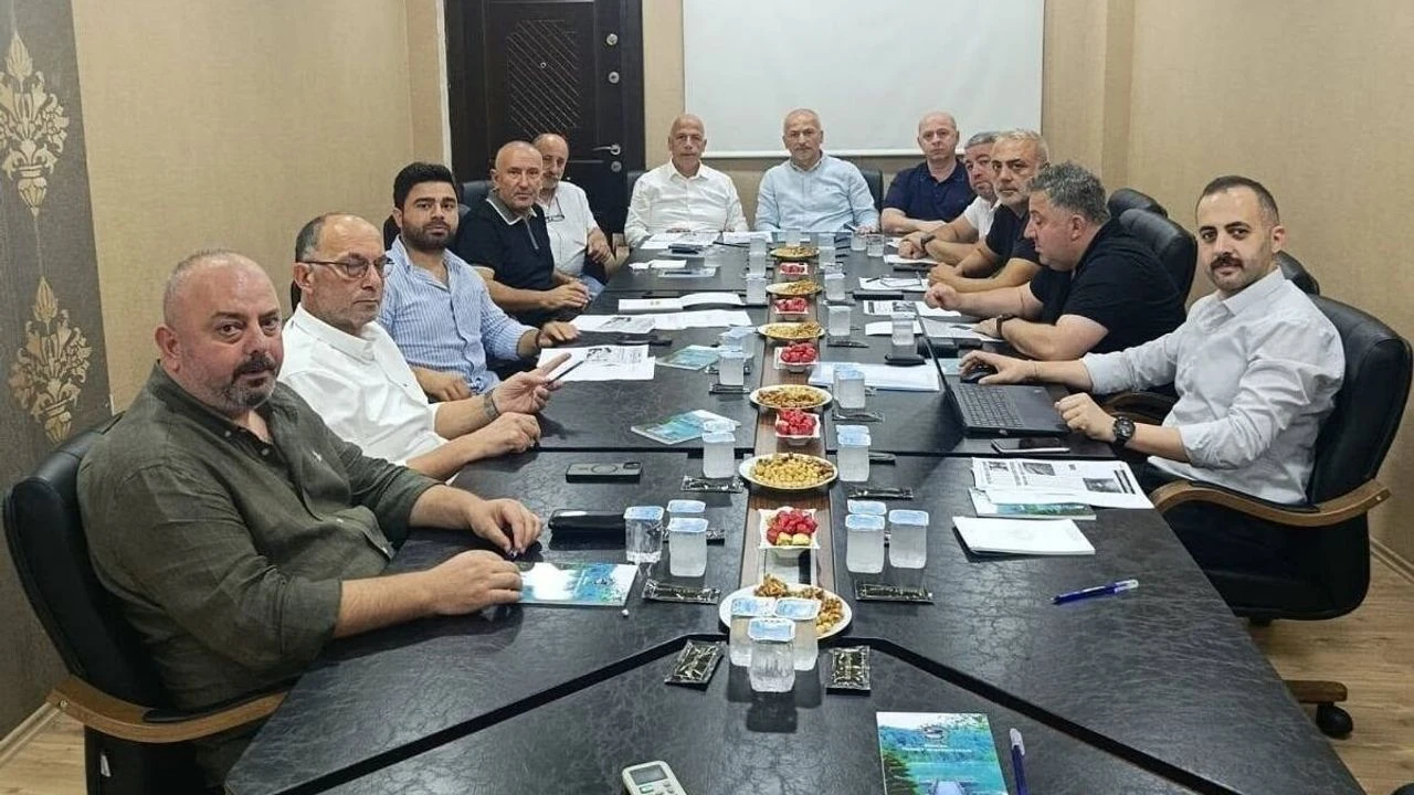 Borçka’da Bölge Ekonomisi Masaya Yatırıldı: Fındık ve Muratlı Sınır Kapısı Gündemde
