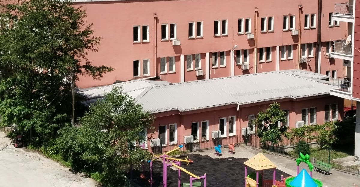 Ardeşen’ de Eski Hastanenin Yıkımı Sürüyor: Gözler Yeni Sağlık Kompleksinde