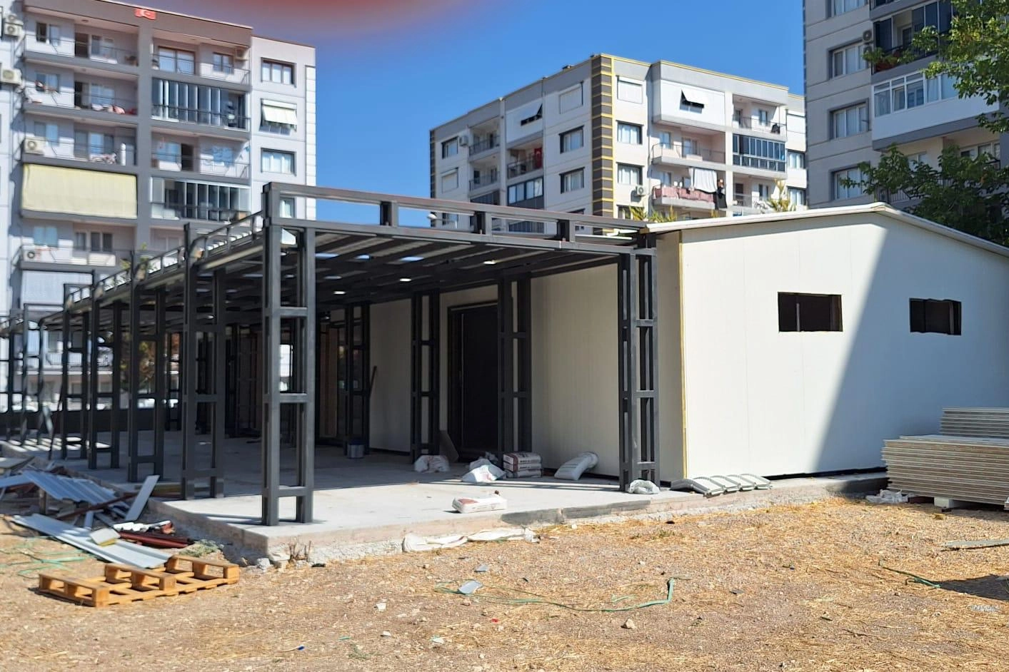 Buca'nın iki yeni taziye evinde sona yaklaşıldı