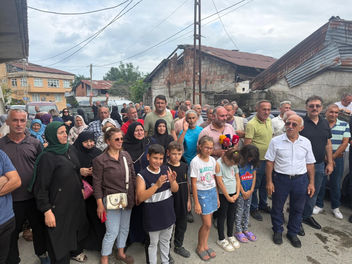 Yağlıtaş’ta TOKİ Tepkisi: Hak Sahipleri Yol Kapatıp “Adalet” İstedi