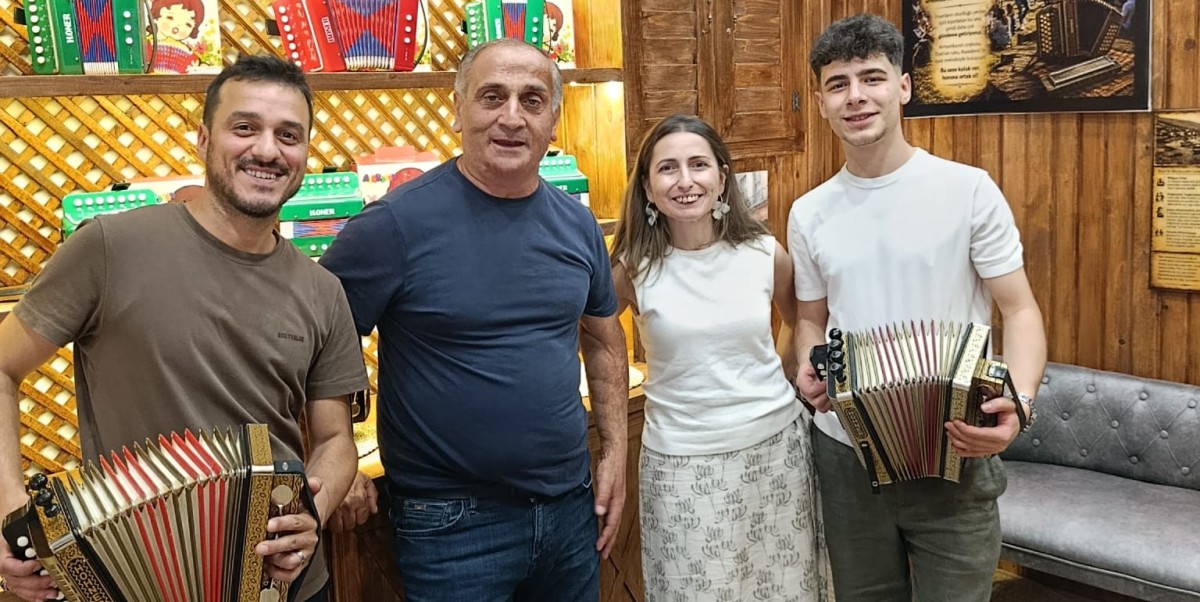 Ayşenur Kolivar İle Rize Armonikası Üzerine