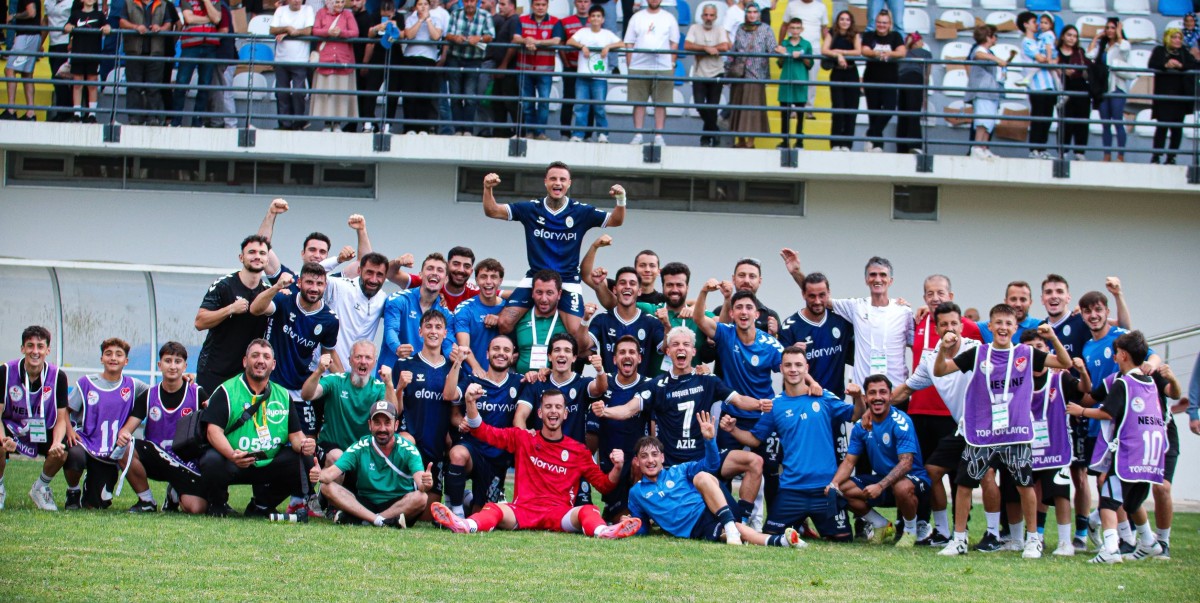 Pazarspor’da Liderlik Keyfi
