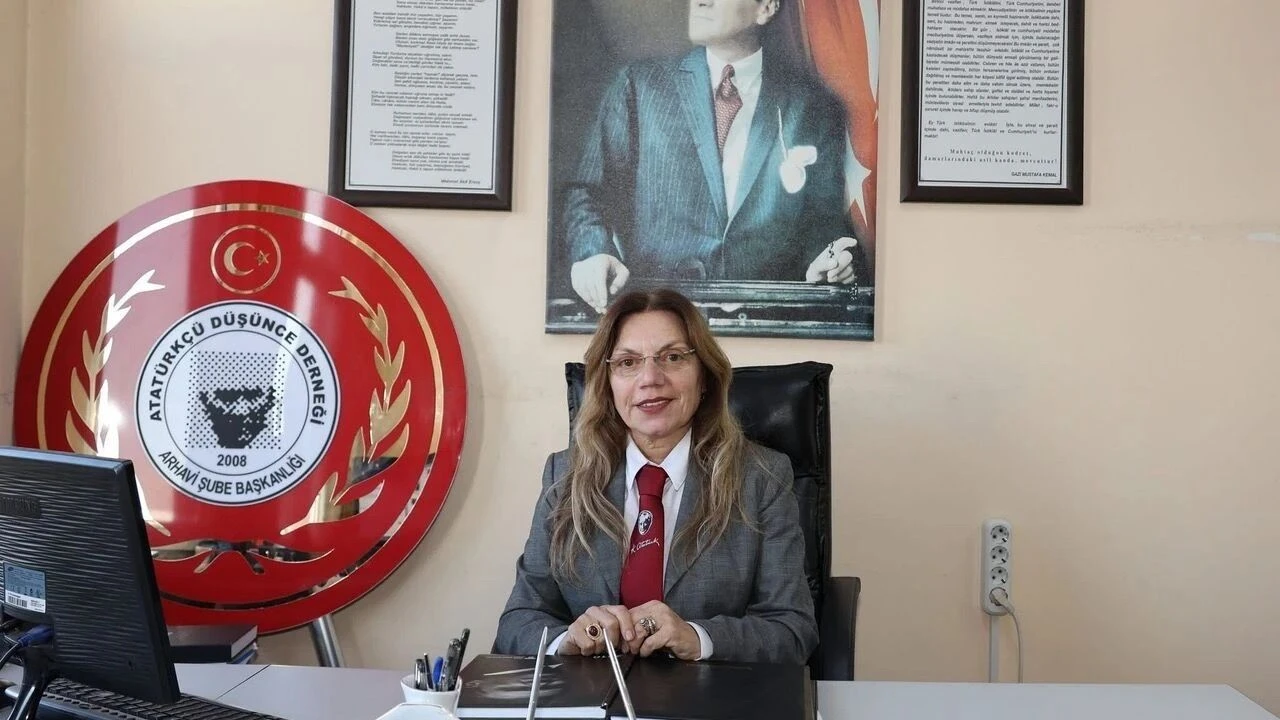 Hekimoğlu: “Cumhuriyet, fikri hür nesiller istiyor”