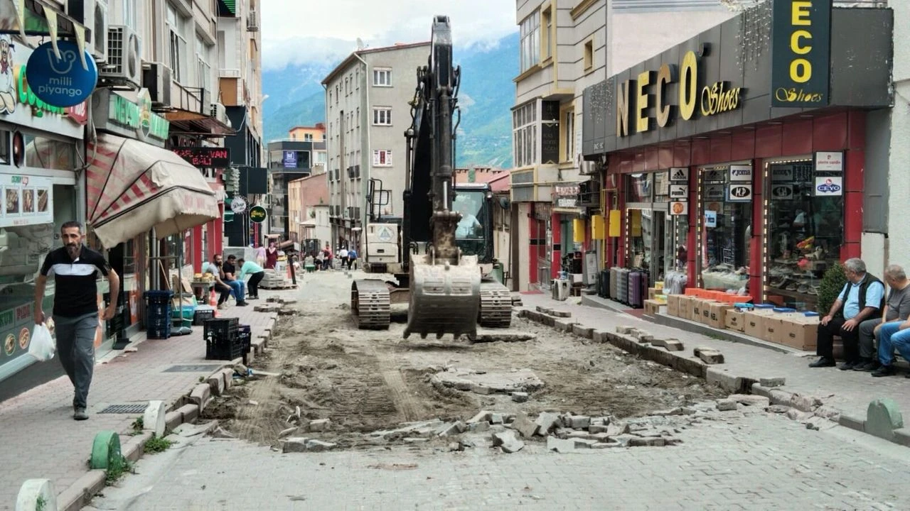 Cumhuriyet Caddesi’nde Çalışmalar Son Düzlükte