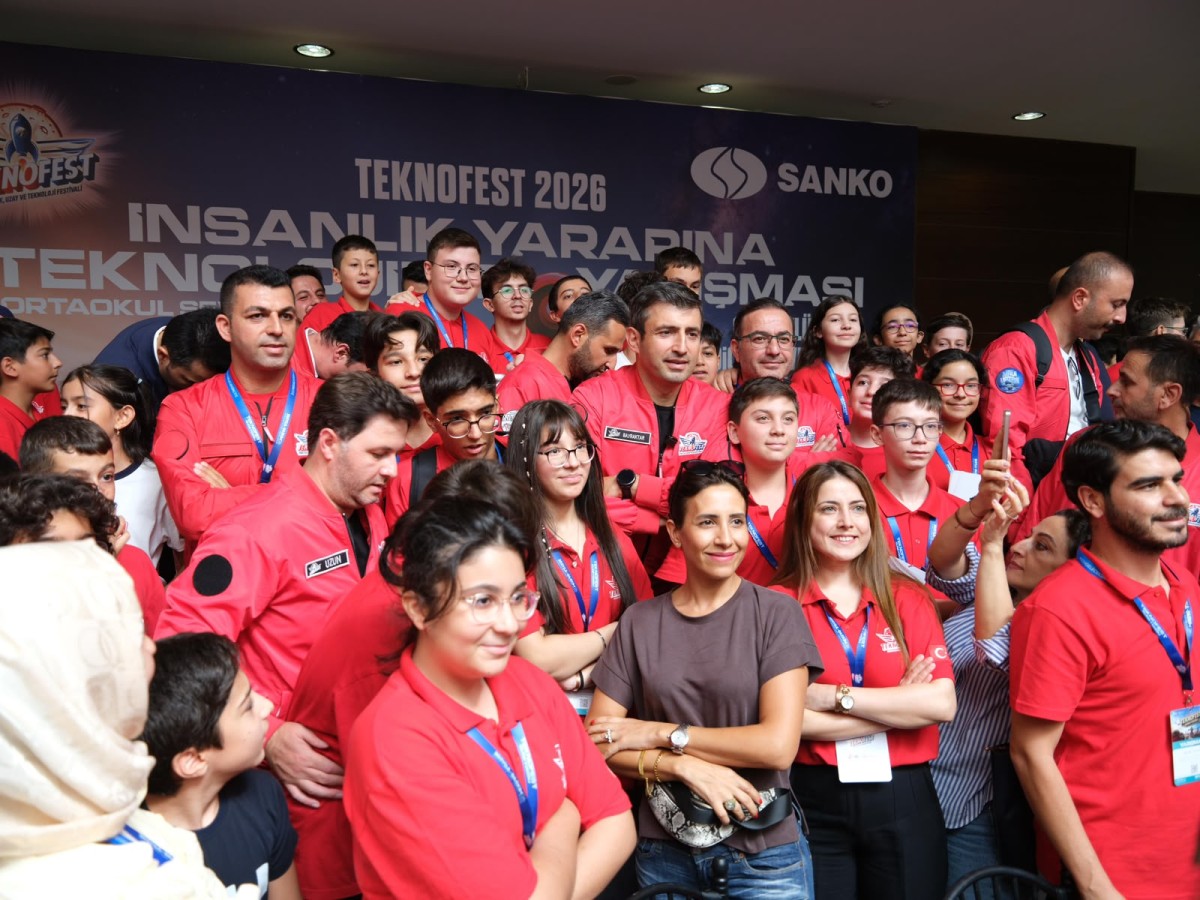 BAKAN KACIR VE SELÇUK BAYRAKTAR, SANKO YÜRÜTÜCÜLÜĞÜNDE DÜZENLENEN TEKNOFEST İNSANLIK YARARINA TEKNOLOJİLER YARIŞMASINI ZİYARET ETTİ
