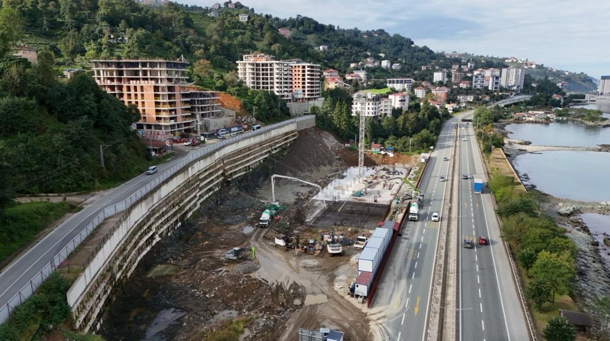 Rize’nin Yeni Otobüs Terminali Yükseliyor