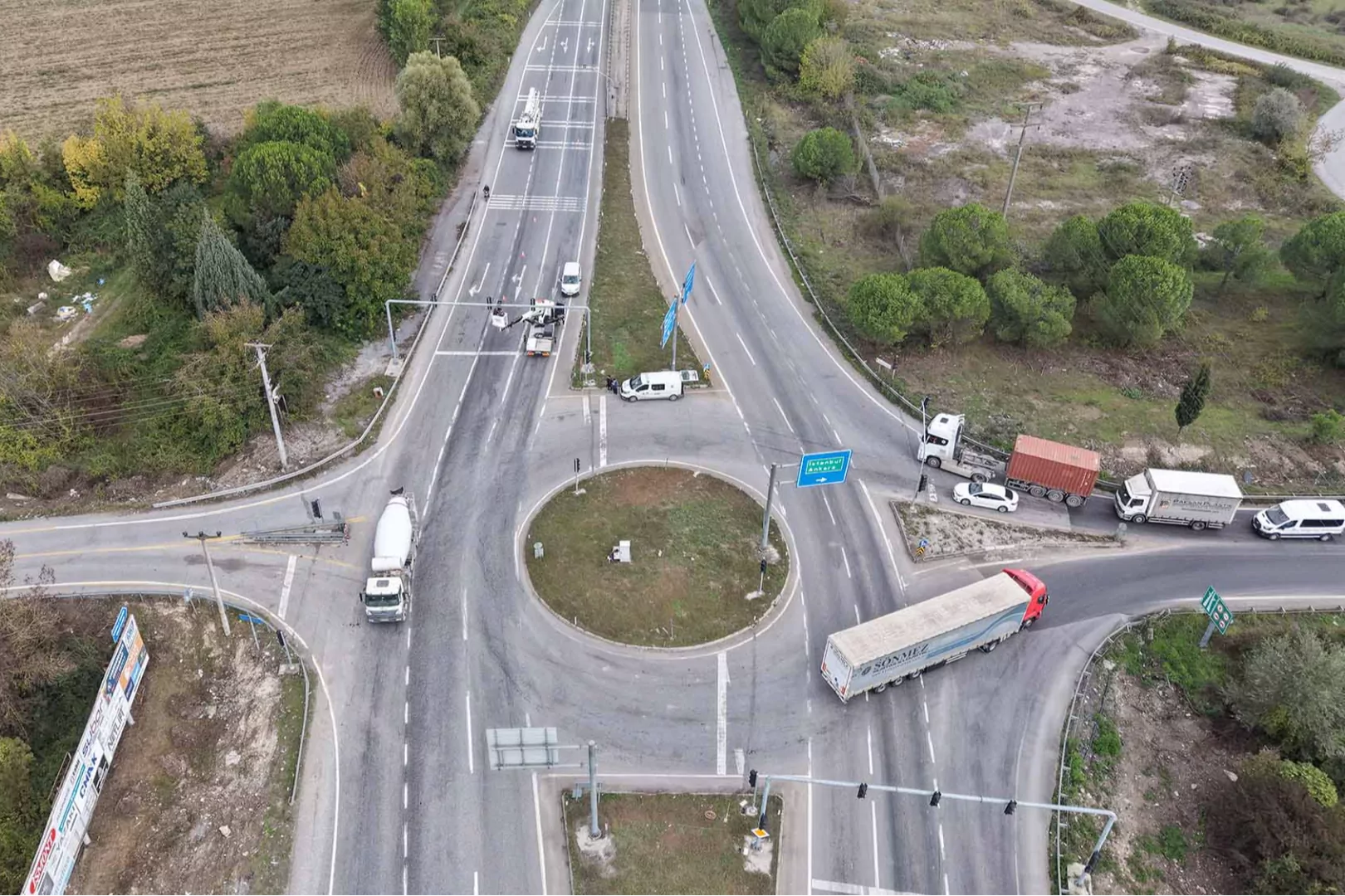 Sakarya'da karanlık kavşaklara Büyükşehir dokunuşu