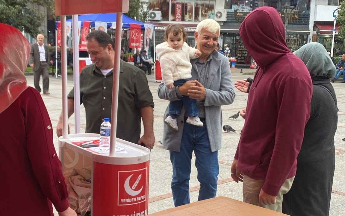 Yeniden Refah Partisi Pazar’da Üye Standı Açtı