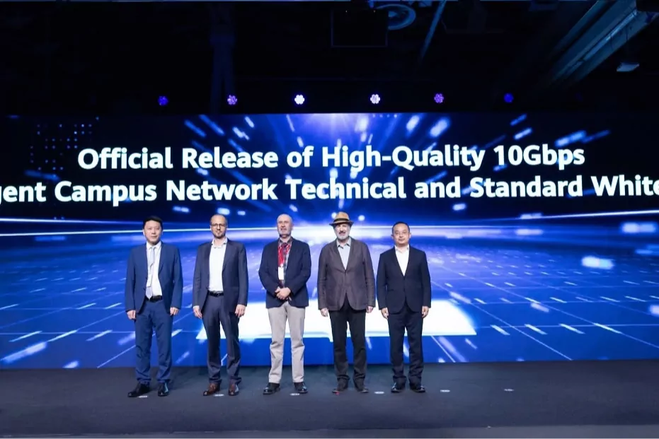 HNS 2026 | Huawei ve sektör kuruluşları, Avrupa'da yüksek kaliteli 10 Gbps Akıllı Kampüs Ağı Teknik ve Standart Beyaz kitabını yayınladı