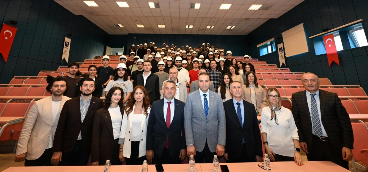 KTÜ İnşaat Mühendisliği Bölümü 1. Sınıf Öğrencileri Baretlerini Taktı