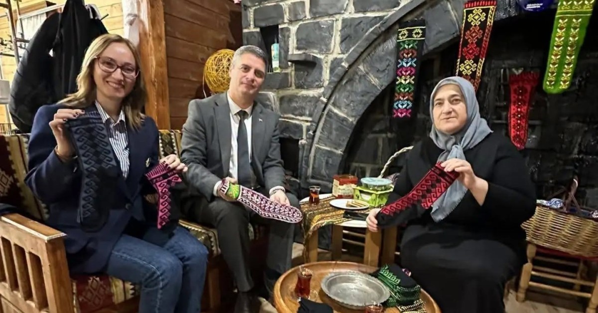 Hemşin Çorabı Kadın Ellerinde Yeniden Hayat Buluyor: Geleneksel Miras Ekonomiye Kazandırılıyor